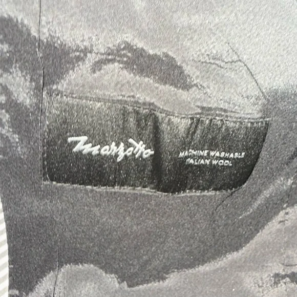 Women's Black Blazer by Banana Republic - Picture 5 of 6